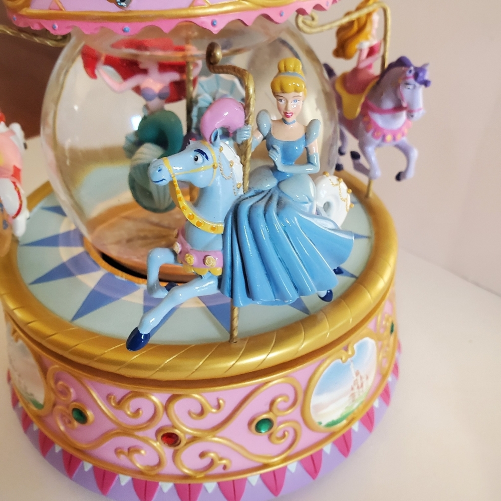 Disney Princess Carousel Snow Globe So This Is Love 1948 Walt Disney - Picture 7 of 11